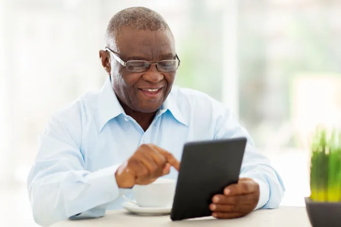 Finding Balance: Managing Screen Time as a Senior